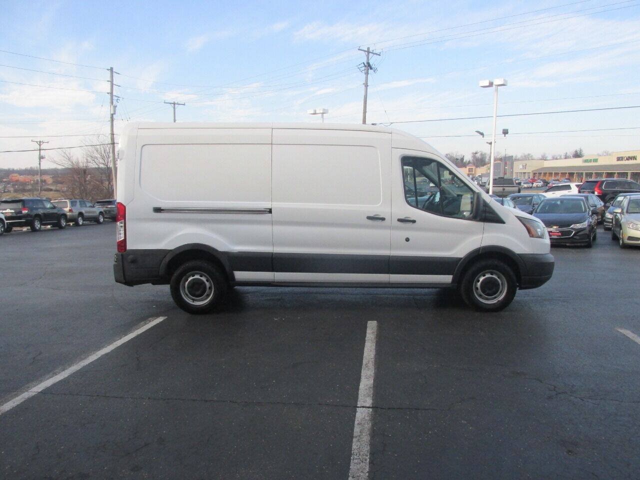 Used 2018 Ford Transit 250 148 Medium Roof RWD image 6