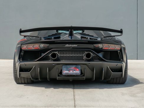 Used 2020 Lamborghini Aventador SVJ AWD/4WD image 10