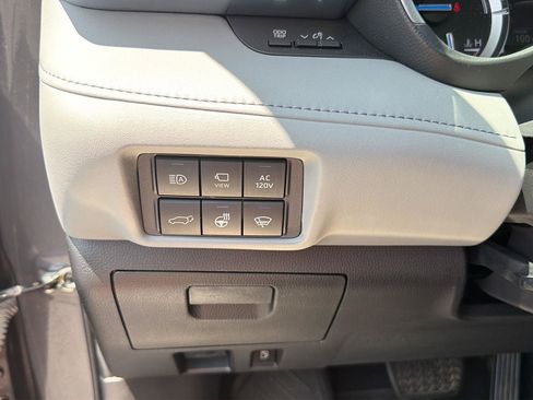 Used 2022 Toyota Highlander Platinum AWD/4WD image 20
