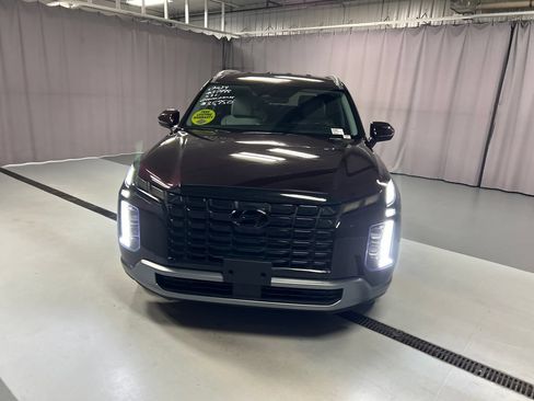 Used 2024 Hyundai Palisade SEL FWD image 2