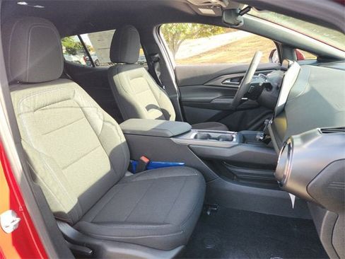 New 2026 Chevrolet Equinox EV LT image 9