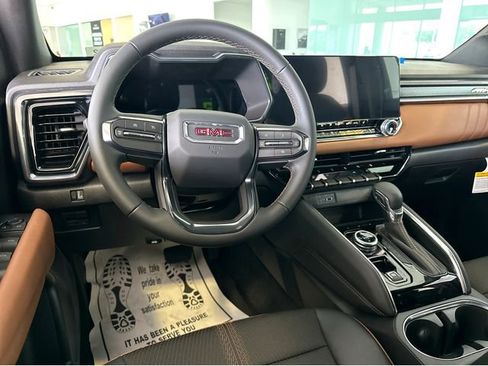 New 2026 GMC Canyon AT4 AWD/4WD image 4