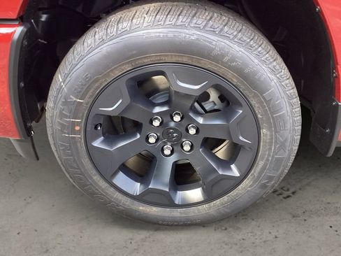 New 2026 RAM 1500 Express AWD/4WD image 15