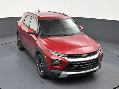 Used 2021 Chevrolet TrailBlazer LT w/ Convenience Package FWD image 17