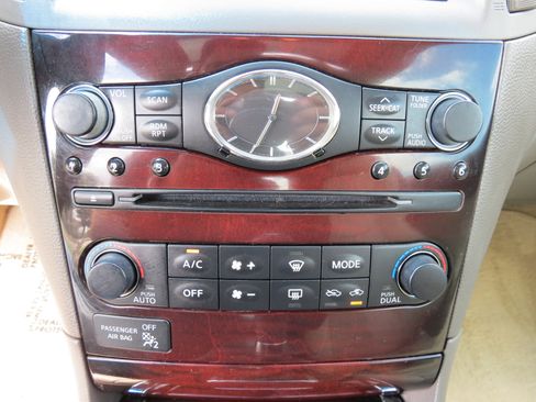 Used 2010 INFINITI G37 x w/ Premium Pkg image 22