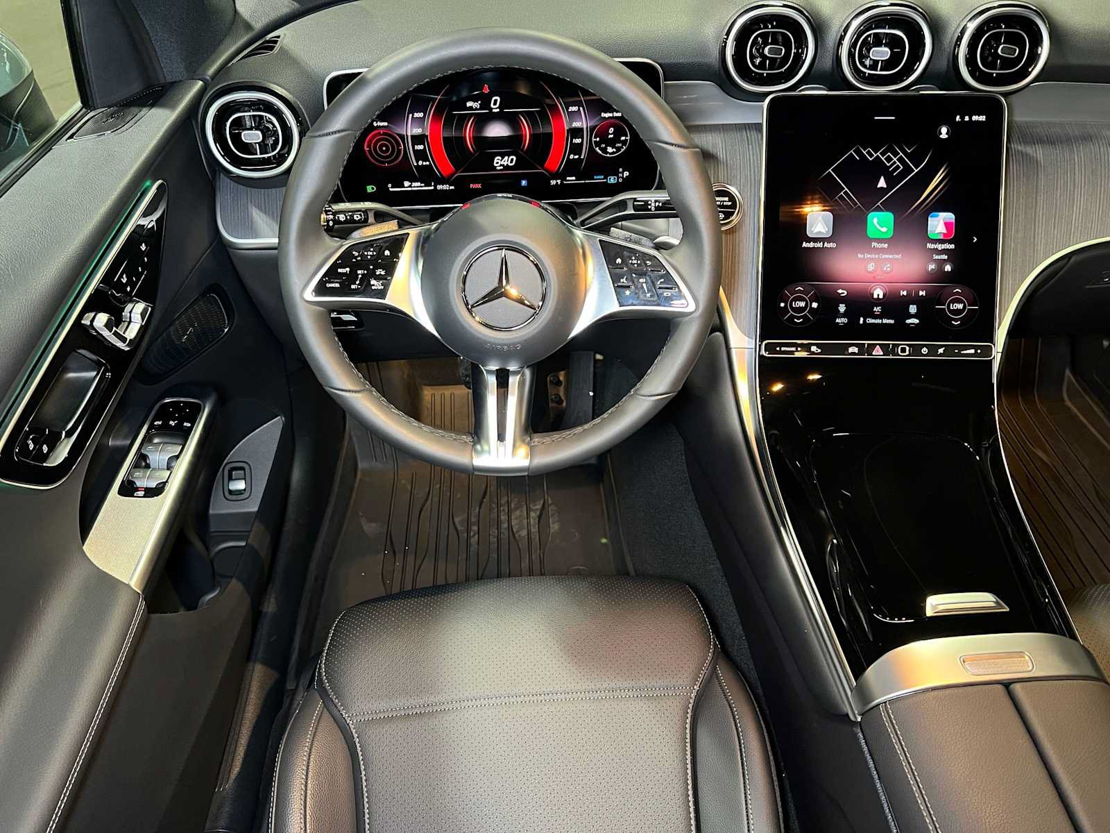 Used 2026 Mercedes-Benz GLC 300 4MATIC image 47