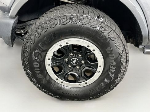 Used 2022 Ford Bronco Outer Banks w/ Sasquatch Package image 11