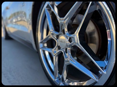 Used 2019 Ford Mustang Premium w/ Equipment Group 201A RWD image 7