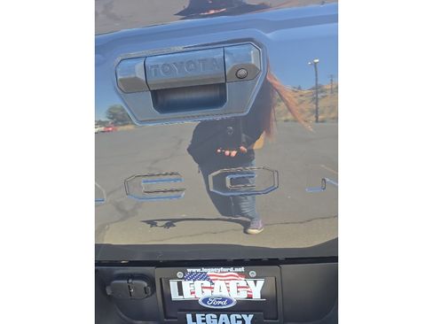Used 2024 Toyota Tacoma TRD Off-Road AWD/4WD image 5