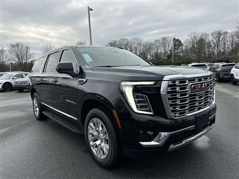 Used 2025 GMC Yukon XL Denali image 7