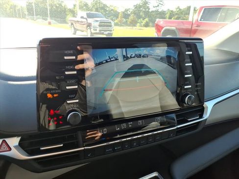 Certified 2024 Toyota Sienna XLE image 22