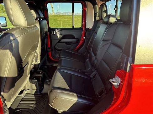 Used 2020 Jeep Gladiator Overland image 21