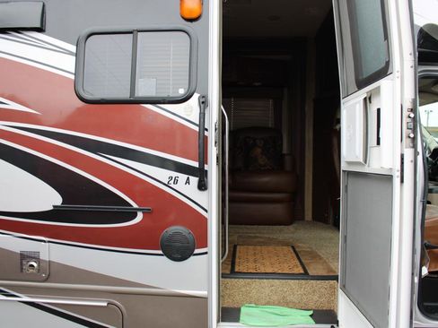 Used 2013 Ford E-450 and Econoline 450 Super Duty w/ Motorhome Prep Pkg image 17