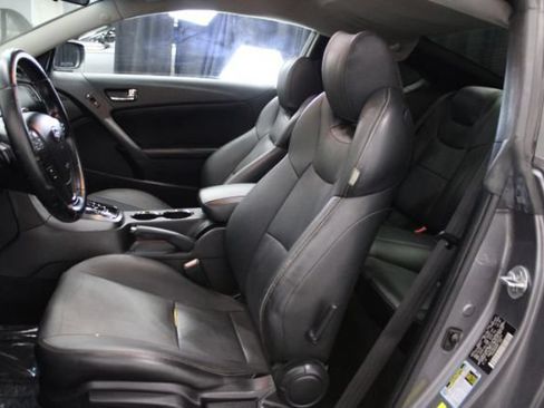 Used 2011 Hyundai Genesis 2.0T RWD image 14