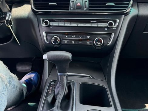 Used 2018 Kia Optima LX FWD image 17