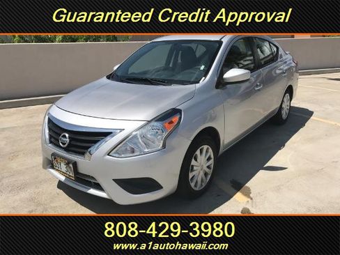 Used 2016 Nissan Versa SV FWD image 1
