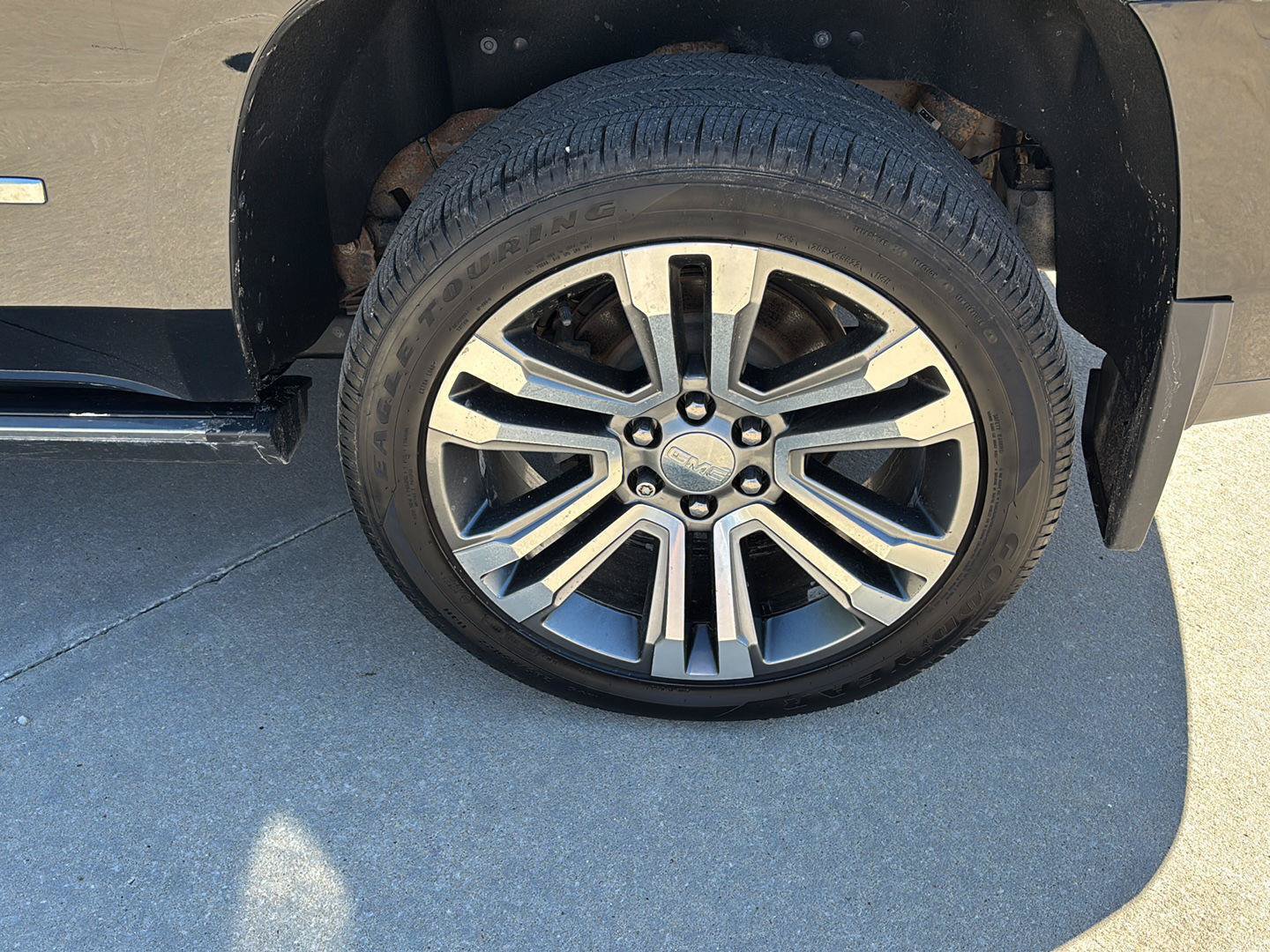 Used 2019 GMC Yukon Denali w/ Denali Ultimate Package AWD/4WD image 11