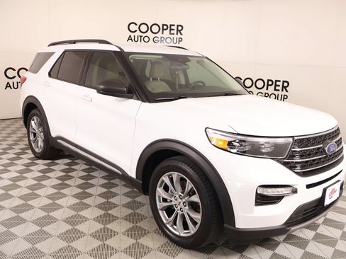 Used 2022 Ford Explorer XLT w/ Equipment Group 202A RWD image 1