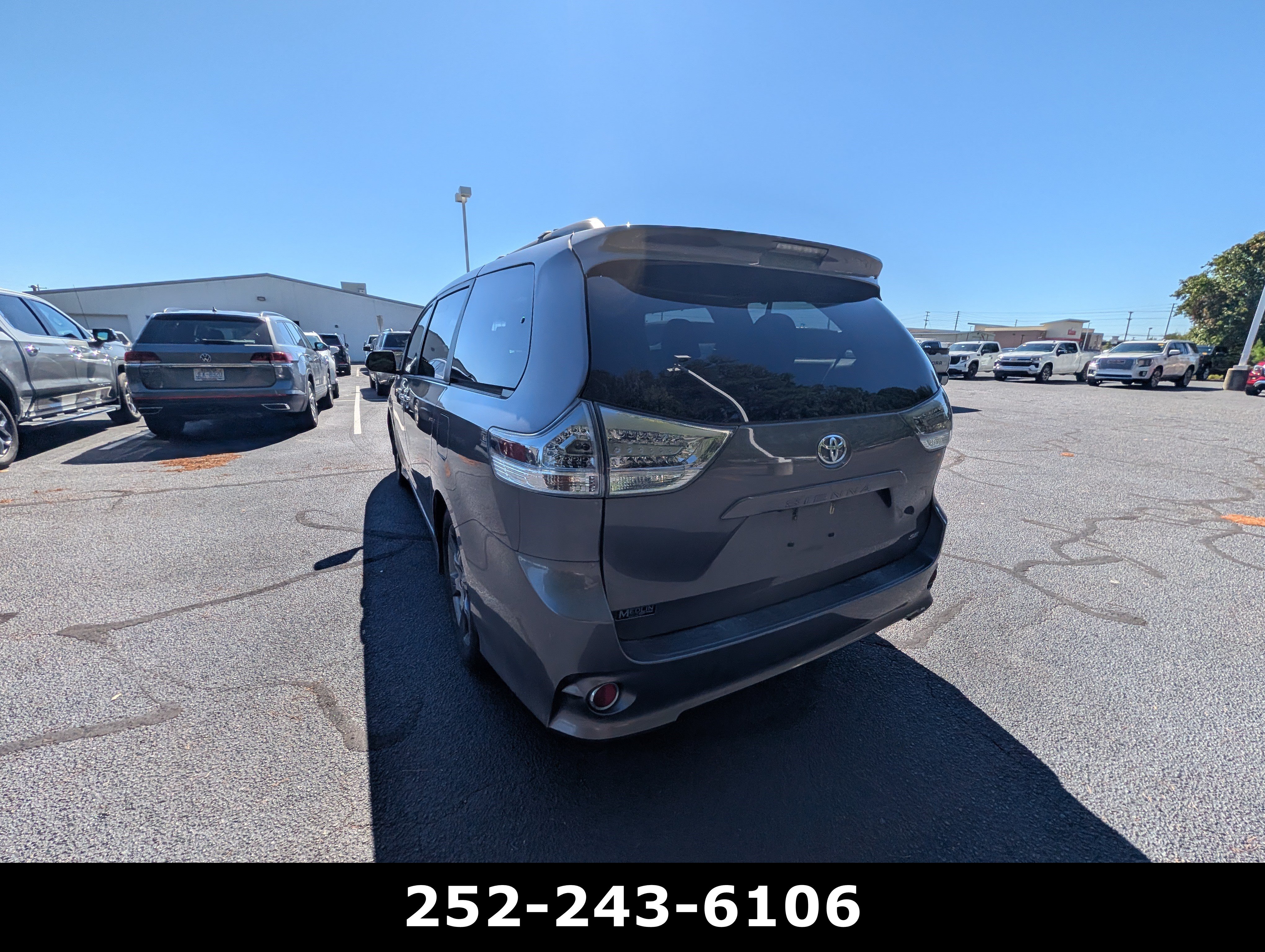 Used 2016 Toyota Sienna SE Premium FWD image 8