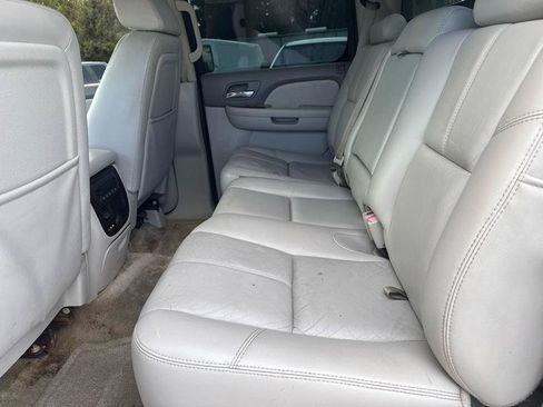 Used 2008 Chevrolet Avalanche LT w/ LT Preferred Equipment Group AWD/4WD image 14