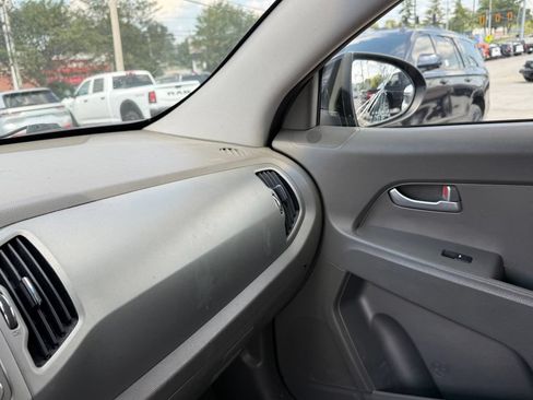 Used 2011 Kia Sportage LX w/ Convenience Pkg FWD image 22