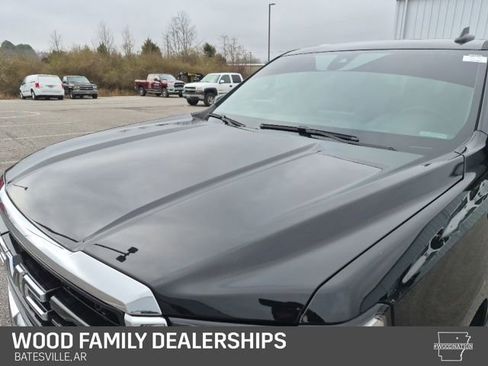 Used 2022 GMC Yukon XL SLE image 6