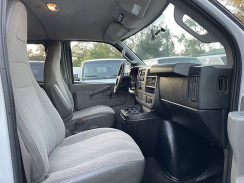 Used 2017 Chevrolet Express 3500 LT w/ LT Preferred Equipment Group image 23