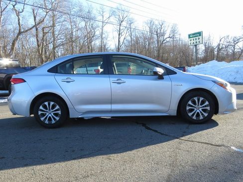 Used 2020 Toyota Corolla LE image 4
