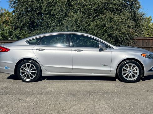 Certified 2018 Ford Fusion Energi SE FWD image 3