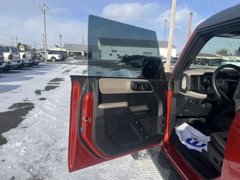 Used 2022 Ford Bronco Wildtrak image 11