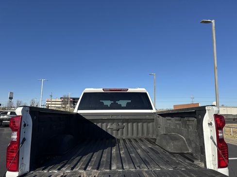 Used 2023 Chevrolet Silverado 2500 LT w/ Convenience Package image 22