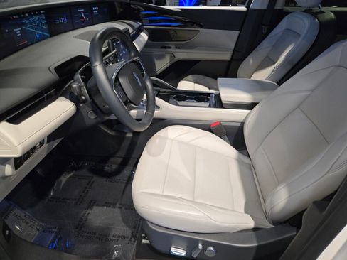 New 2026 Lincoln Nautilus Premier AWD/4WD image 12