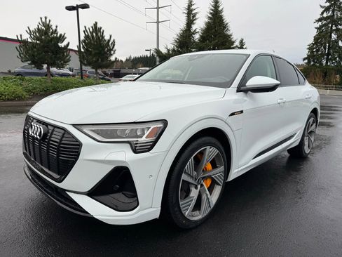 Used 2022 Audi e-tron Prestige w/ Prestige Package image 4