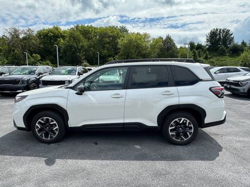 Used 2025 Subaru Forester Premium w/ Convenience Package #1 AWD/4WD image 8
