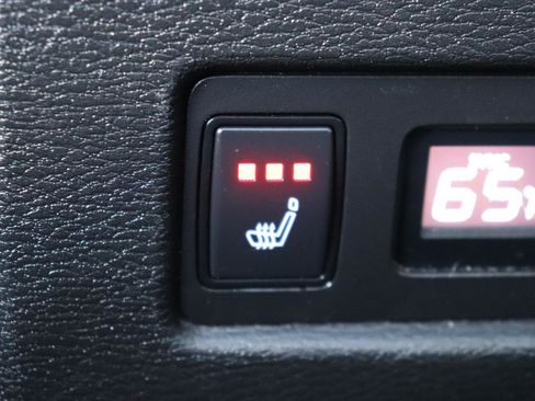 Used 2025 Mitsubishi Outlander SEL image 26