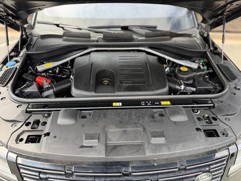 Used 2023 Land Rover Range Rover Sport SE AWD/4WD image 6