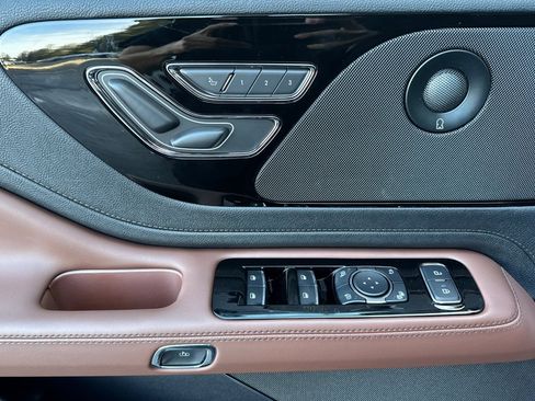 New 2026 Lincoln Aviator Reserve image 9