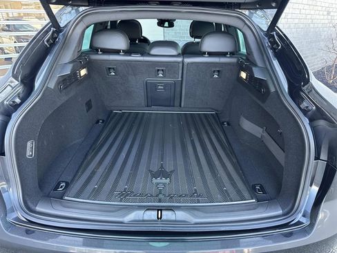 Used 2023 Maserati Levante GT image 5