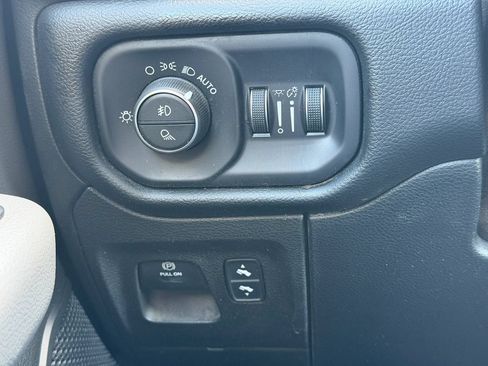 Used 2019 RAM 1500 Big Horn AWD/4WD image 19