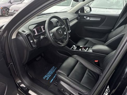 Used 2023 Volvo XC40 B5 Plus w/ Driver Assist Package AWD/4WD image 10