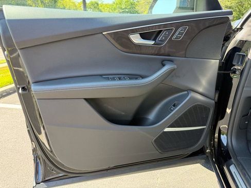 Used 2023 Audi Q8 Premium Plus w/ Premium Plus Package image 25