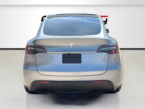 Used 2025 Tesla Model Y Long Range RWD image 6