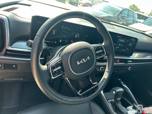 Used 2025 Kia Sorento S w/ Panoramic Sunroof Package FWD image 18