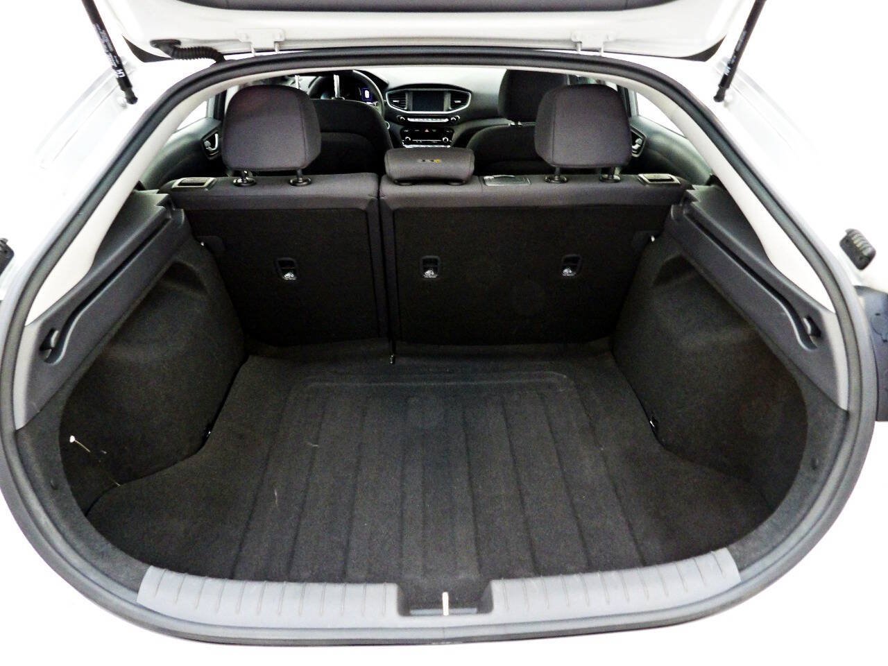 Used 2018 Hyundai Ioniq Blue FWD image 13
