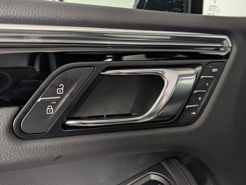 New 2026 Porsche Macan image 26