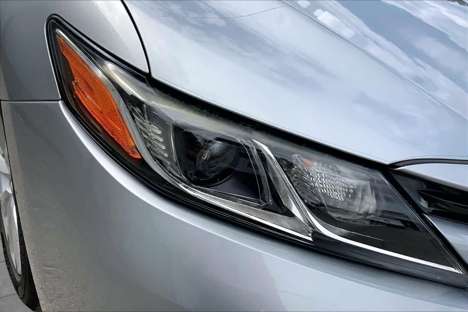 Used 2020 Toyota Camry LE FWD image 28