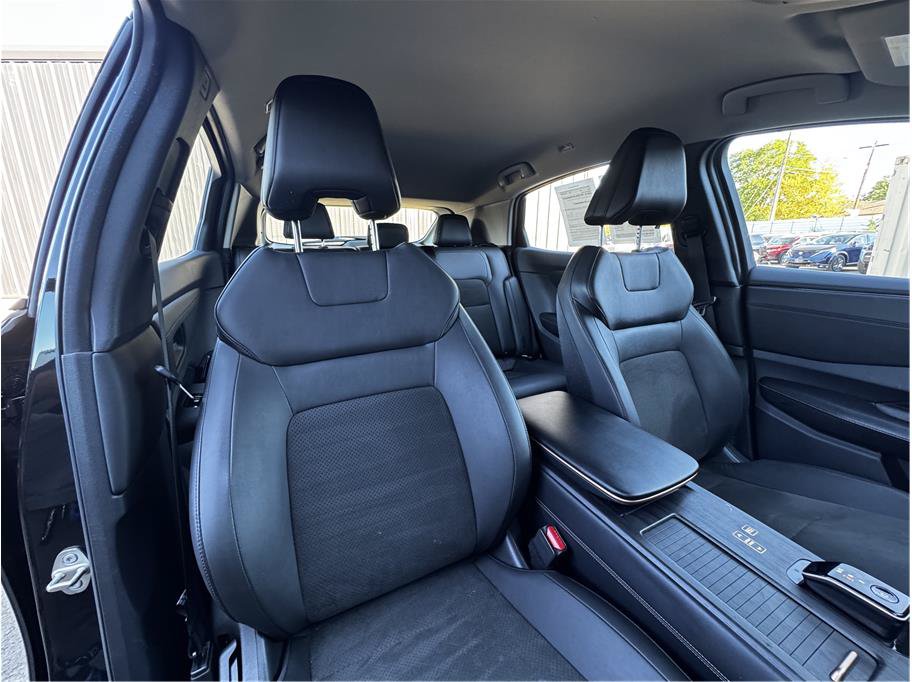 Used 2024 Nissan Ariya AWD image 15