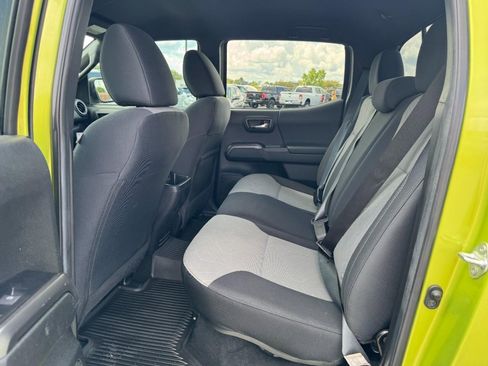 Used 2023 Toyota Tacoma TRD Sport image 11