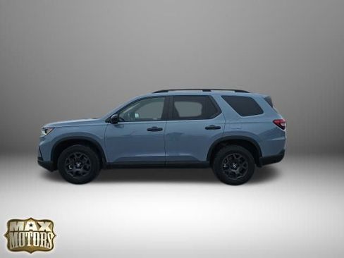 Used 2024 Honda Pilot TrailSport image 5