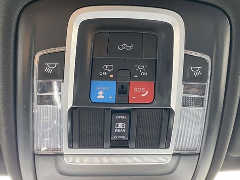 New 2026 RAM 1500 4x4 Crew Cab image 31